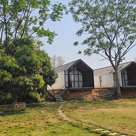 Aura Farms - Private Pool Cottages Rāmanagaram Eksteriør bilde