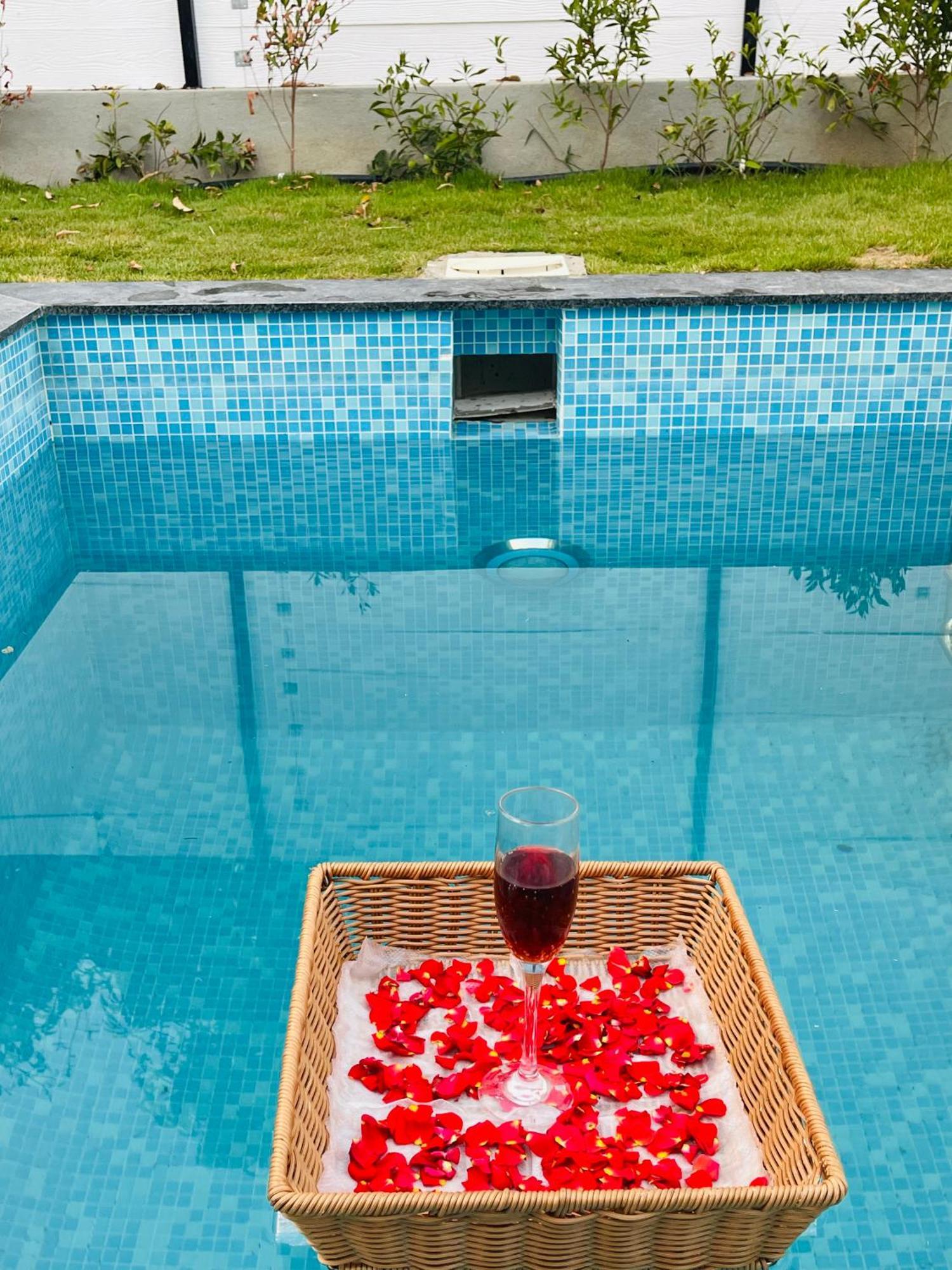 Aura Farms - Private Pool Cottages Rāmanagaram Eksteriør bilde
