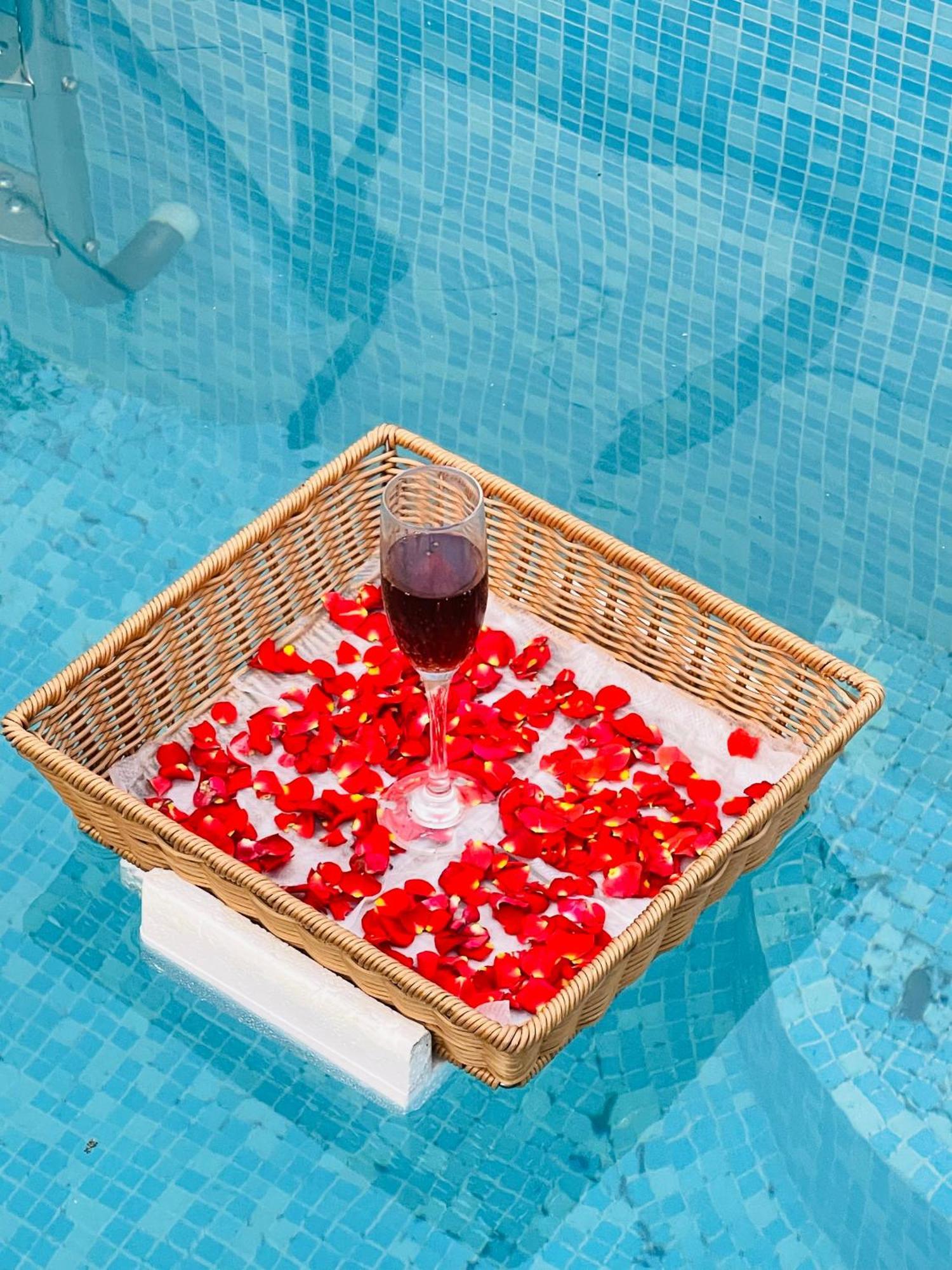 Aura Farms - Private Pool Cottages Rāmanagaram Eksteriør bilde