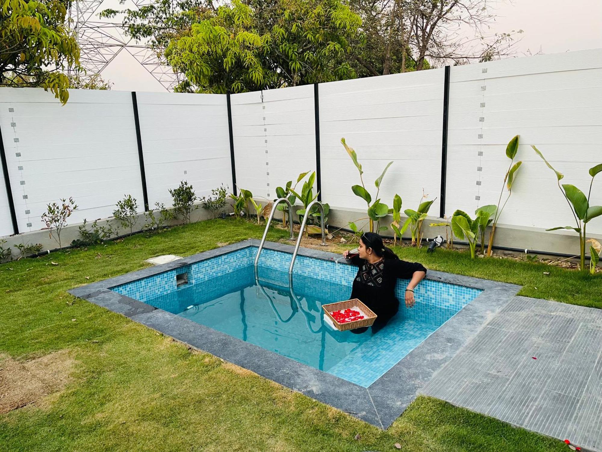 Aura Farms - Private Pool Cottages Rāmanagaram Eksteriør bilde