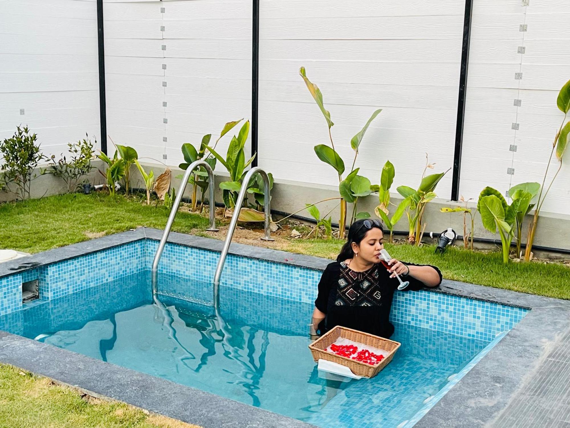 Aura Farms - Private Pool Cottages Rāmanagaram Eksteriør bilde