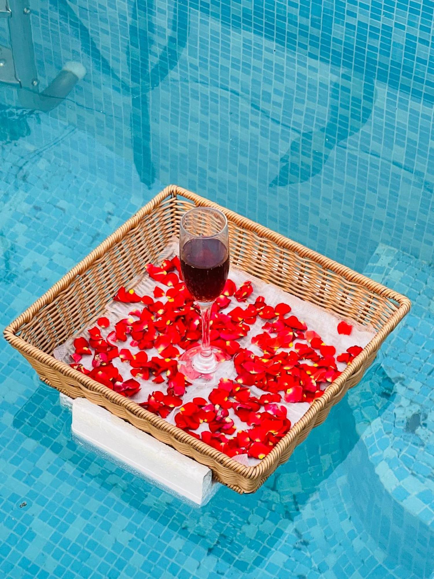 Aura Farms - Private Pool Cottages Rāmanagaram Eksteriør bilde