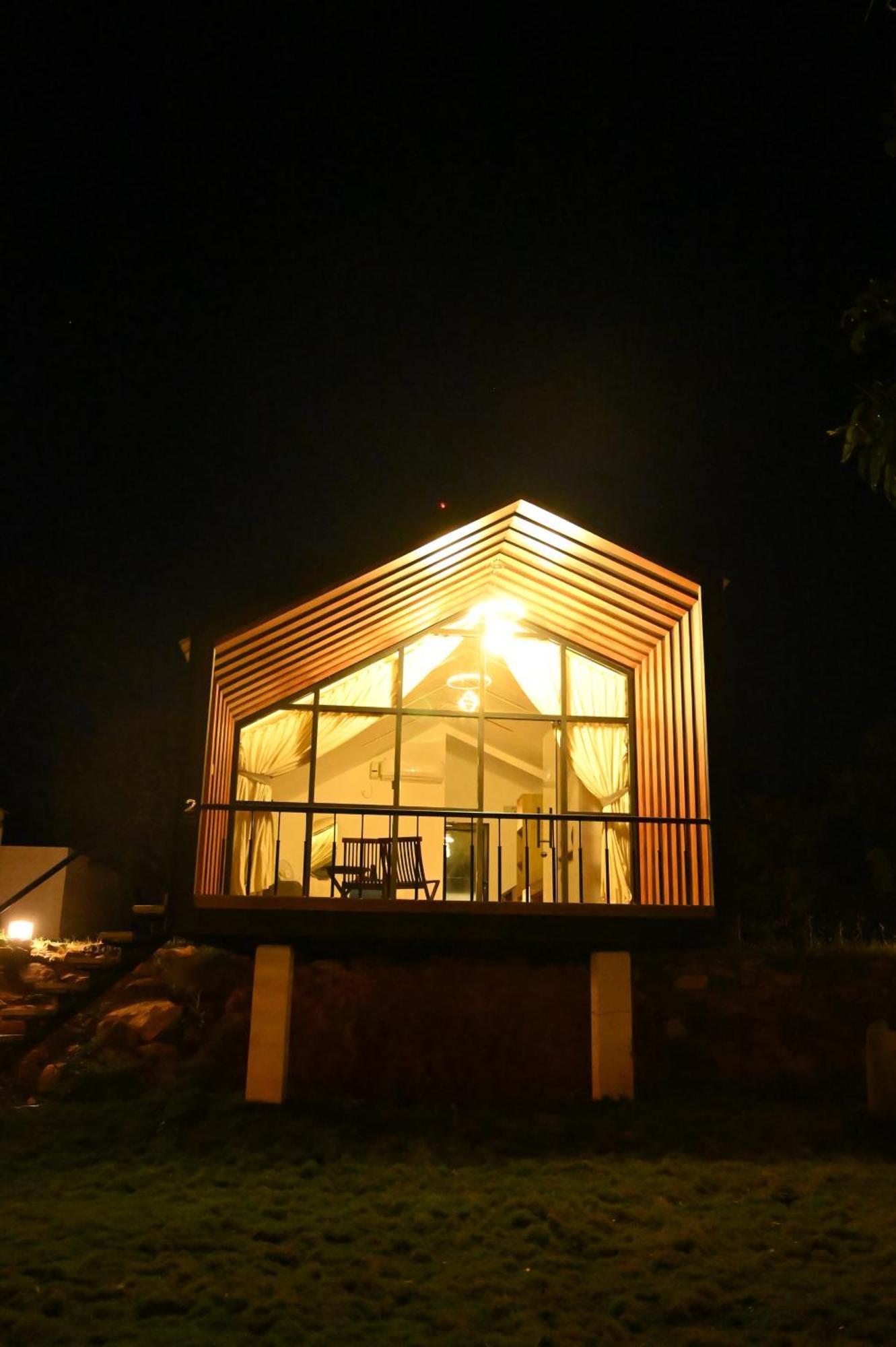 Aura Farms - Private Pool Cottages Rāmanagaram Eksteriør bilde